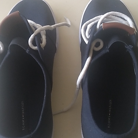 Shoes - Picture 5 of 6